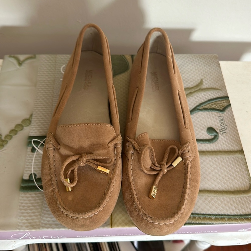 Michael Kors boat shoes loafers. Never worn. Size 6.5